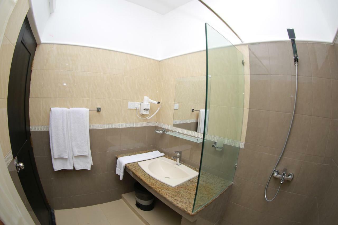 3R Resort Negombo Dış mekan fotoğraf